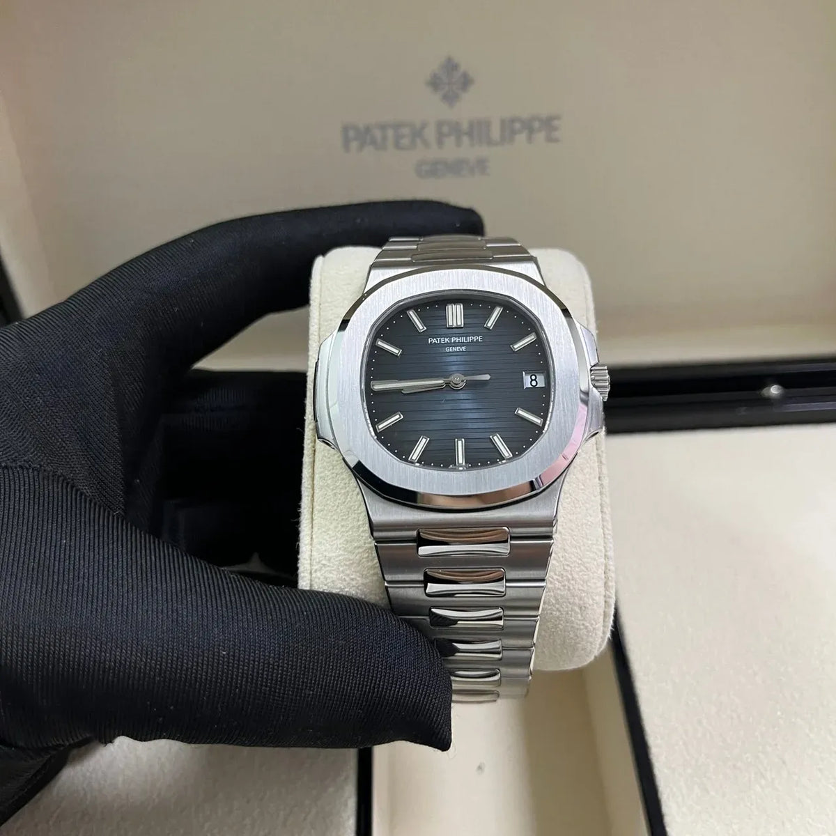 Patek Philippe Nautilus Watch 40mm 5711/1A-010