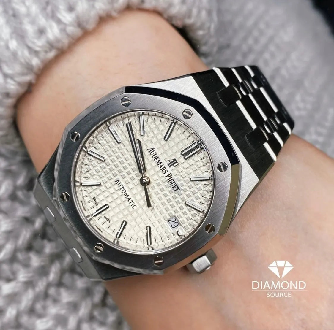 Audemars Piguet Royal Oak Selfwinding Watch 34mm 77350ST.OO.1261ST.01