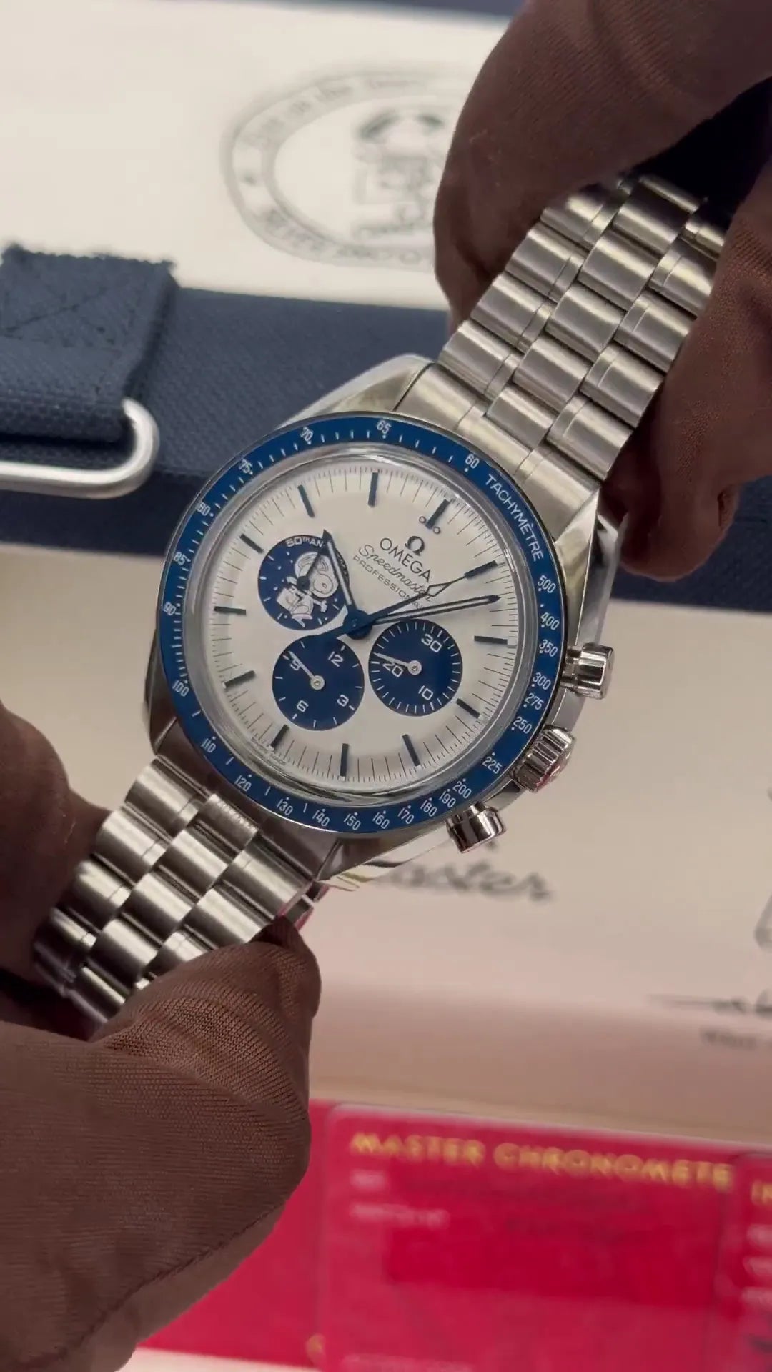 Omega Speedmaster Silver Snoopy Award Watch 42mm 310.32.42.50.02.001
