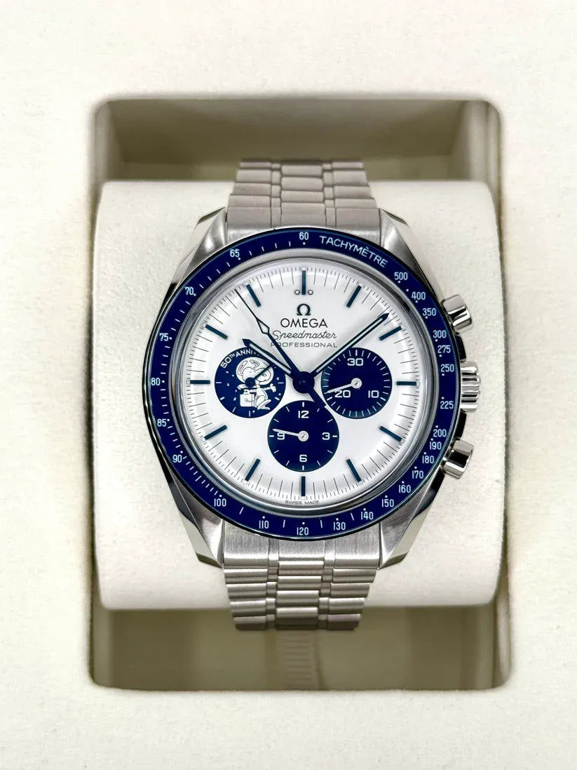 Omega Speedmaster Silver Snoopy Award Watch 42mm 310.32.42.50.02.001