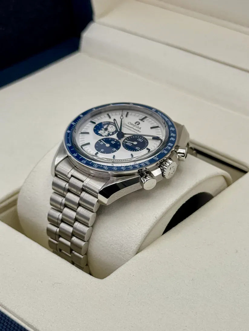 Omega Speedmaster Silver Snoopy Award Watch 42mm 310.32.42.50.02.001