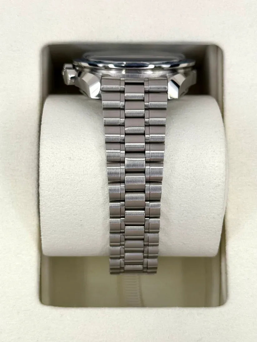 Omega Speedmaster Silver Snoopy Award Watch 42mm 310.32.42.50.02.001