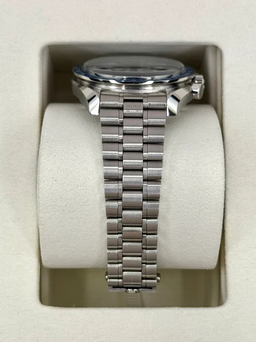 Omega Speedmaster Silver Snoopy Award Watch 42mm 310.32.42.50.02.001
