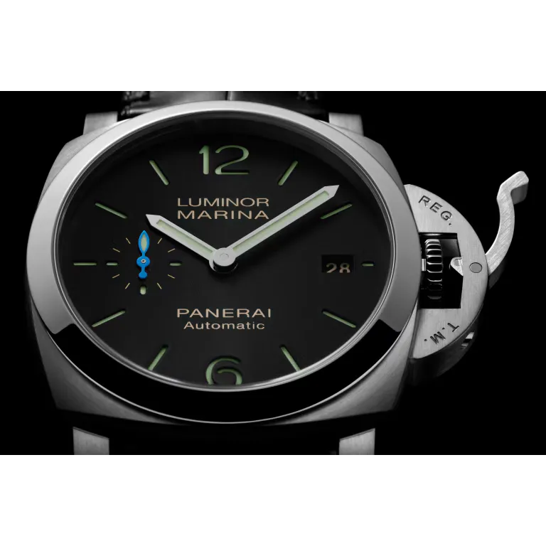 Panerai Luminor Quaranta Watch 40mm PAM01370