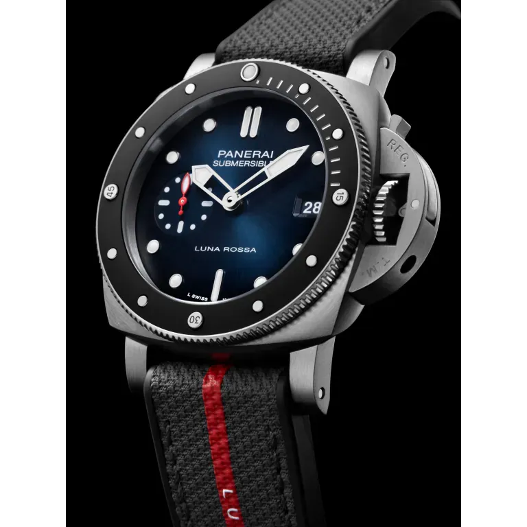 Panerai Submersible Luna Rossa Watch 42mm PAM01565