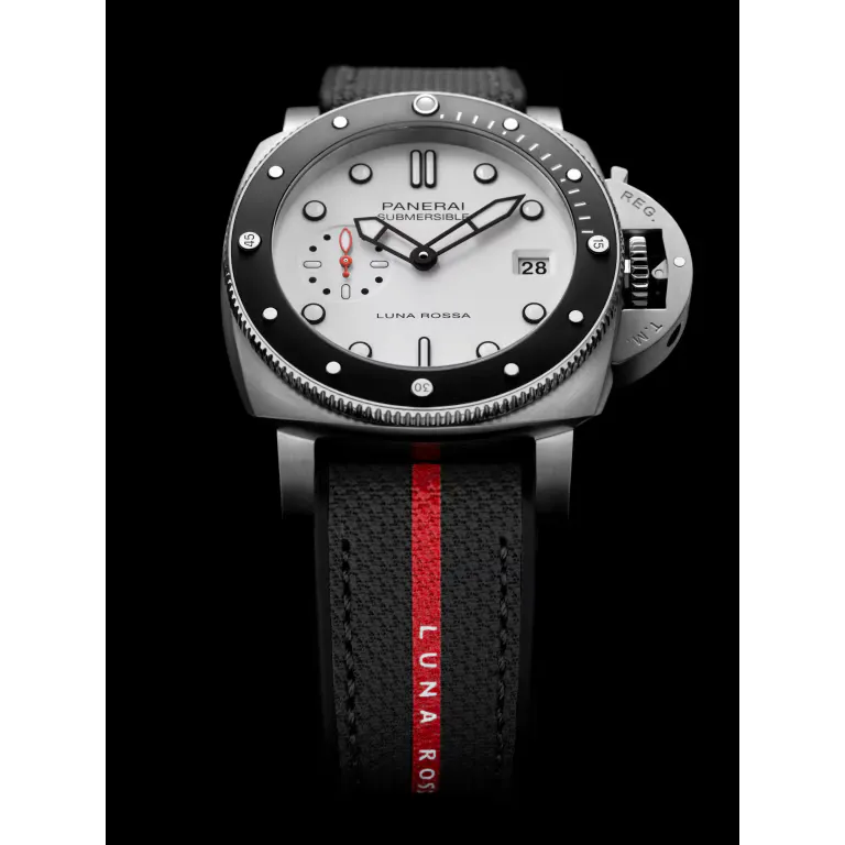 Panerai Submersible Luna Rossa Watch 42mm PAM01579