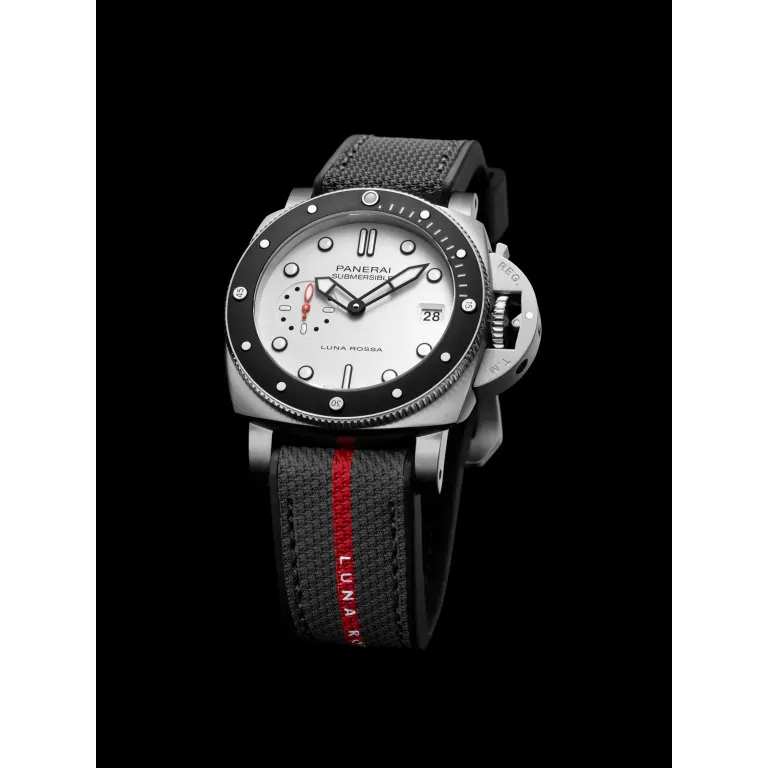 Panerai Submersible Luna Rossa Watch 42mm PAM01579