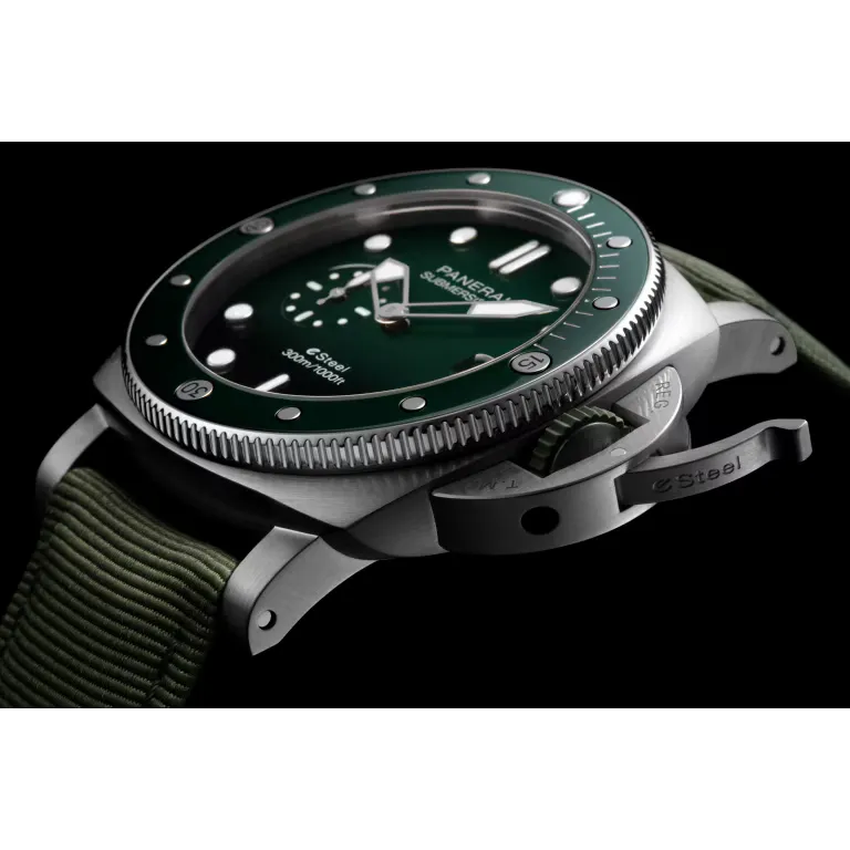 Panerai Submersible QuarantaQuattro Watch 44mm PAM01287