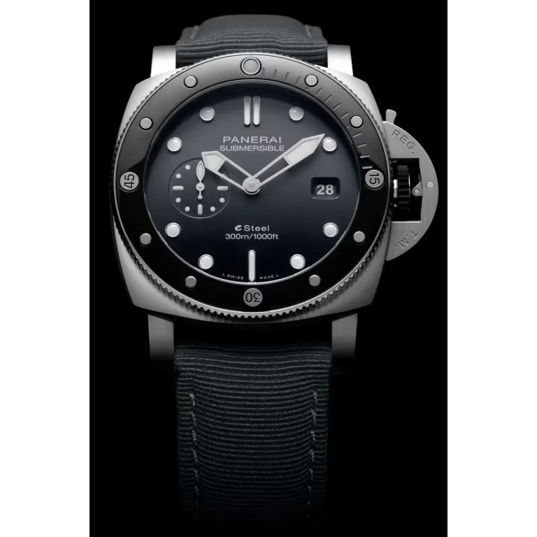 Panerai Submersible QuarantaQuattro Watch 44mm PAM01288