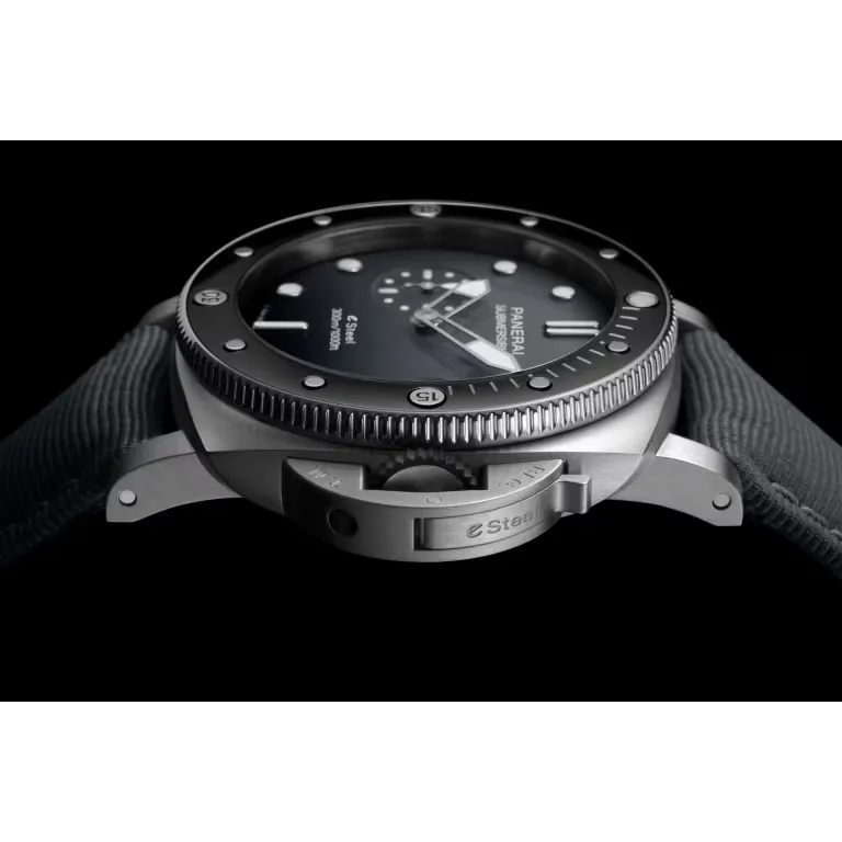 Panerai Submersible QuarantaQuattro Watch 44mm PAM01288