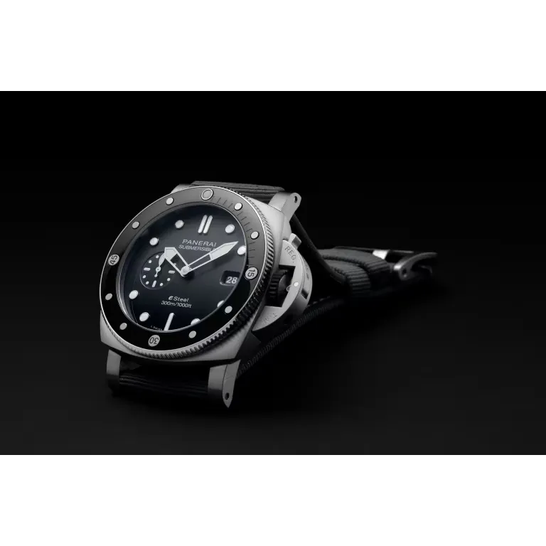 Panerai Submersible QuarantaQuattro Watch 44mm PAM01288