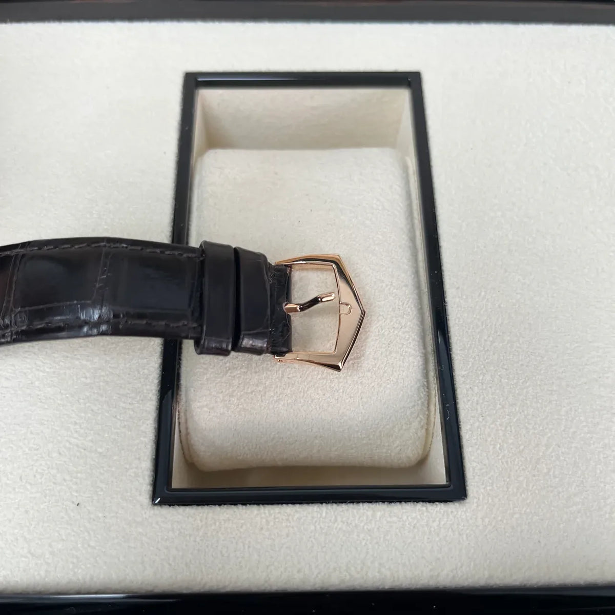 Patek Philippe Calatrava Watch 39mm 5227R-001