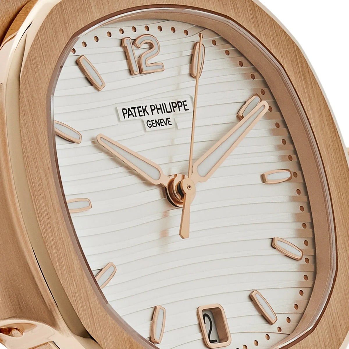Patek Philippe Nautilus Watch 35.2mm 7118/1R-001