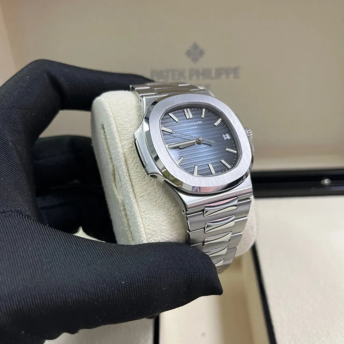 Patek Philippe Nautilus Watch 40mm 5711/1A-010