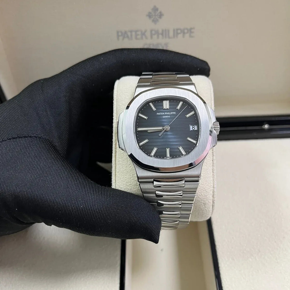 Patek Philippe Nautilus Watch 40mm 5711/1A-010