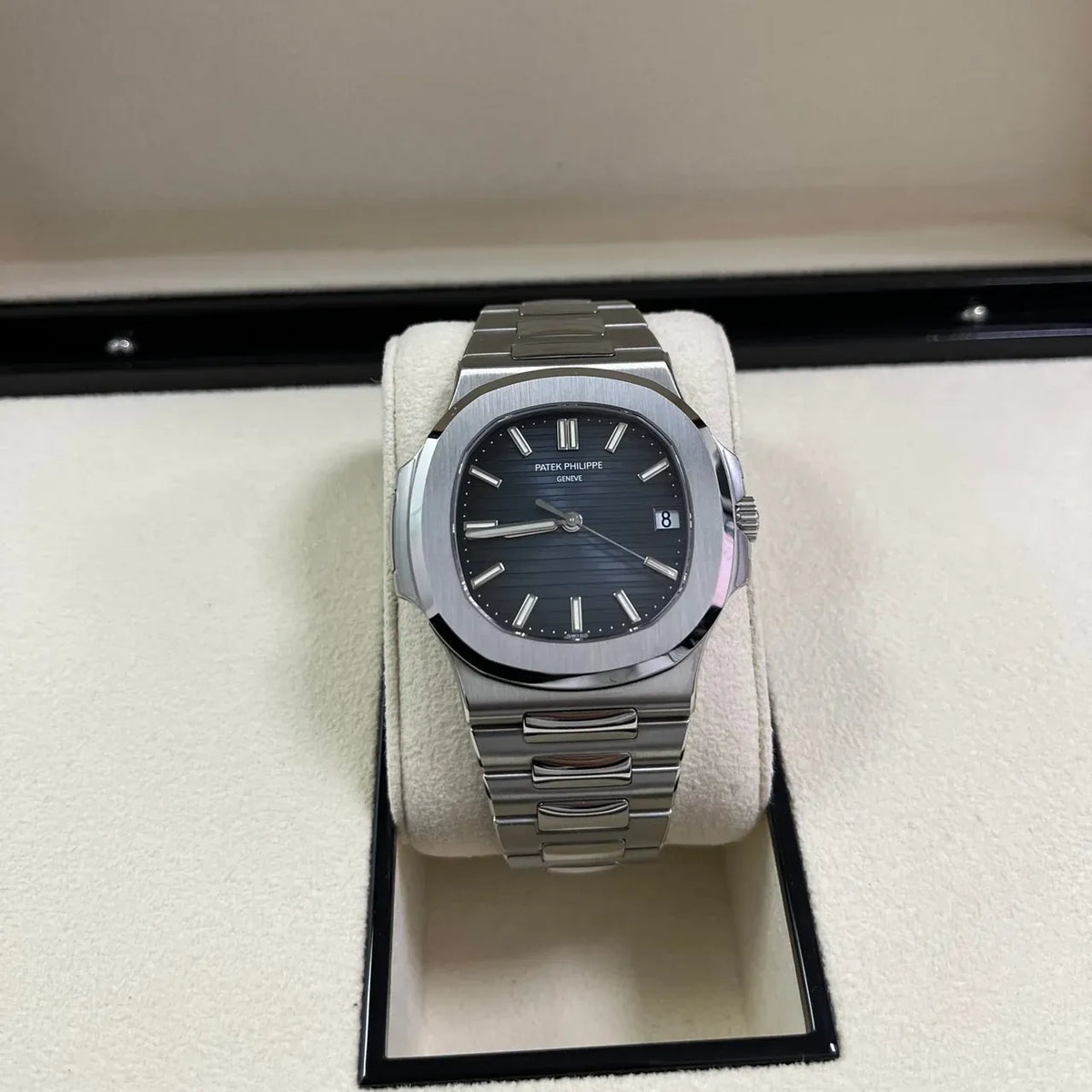 Patek Philippe Nautilus Watch 40mm 5711/1A-010