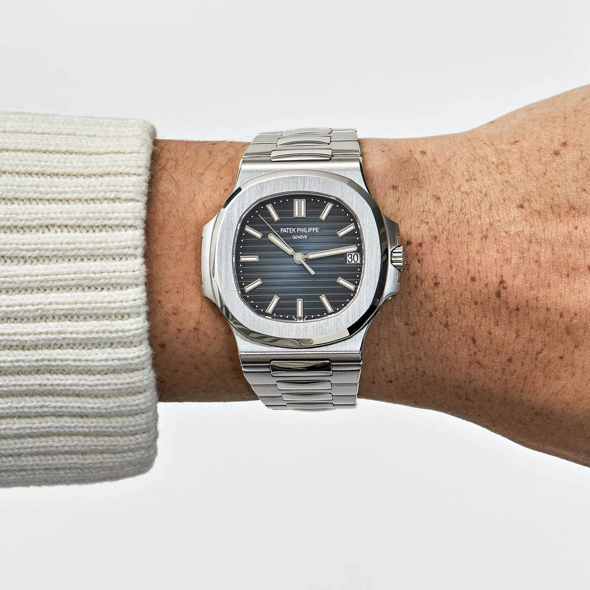 Patek Philippe Nautilus Watch 40mm 5711/1A-010