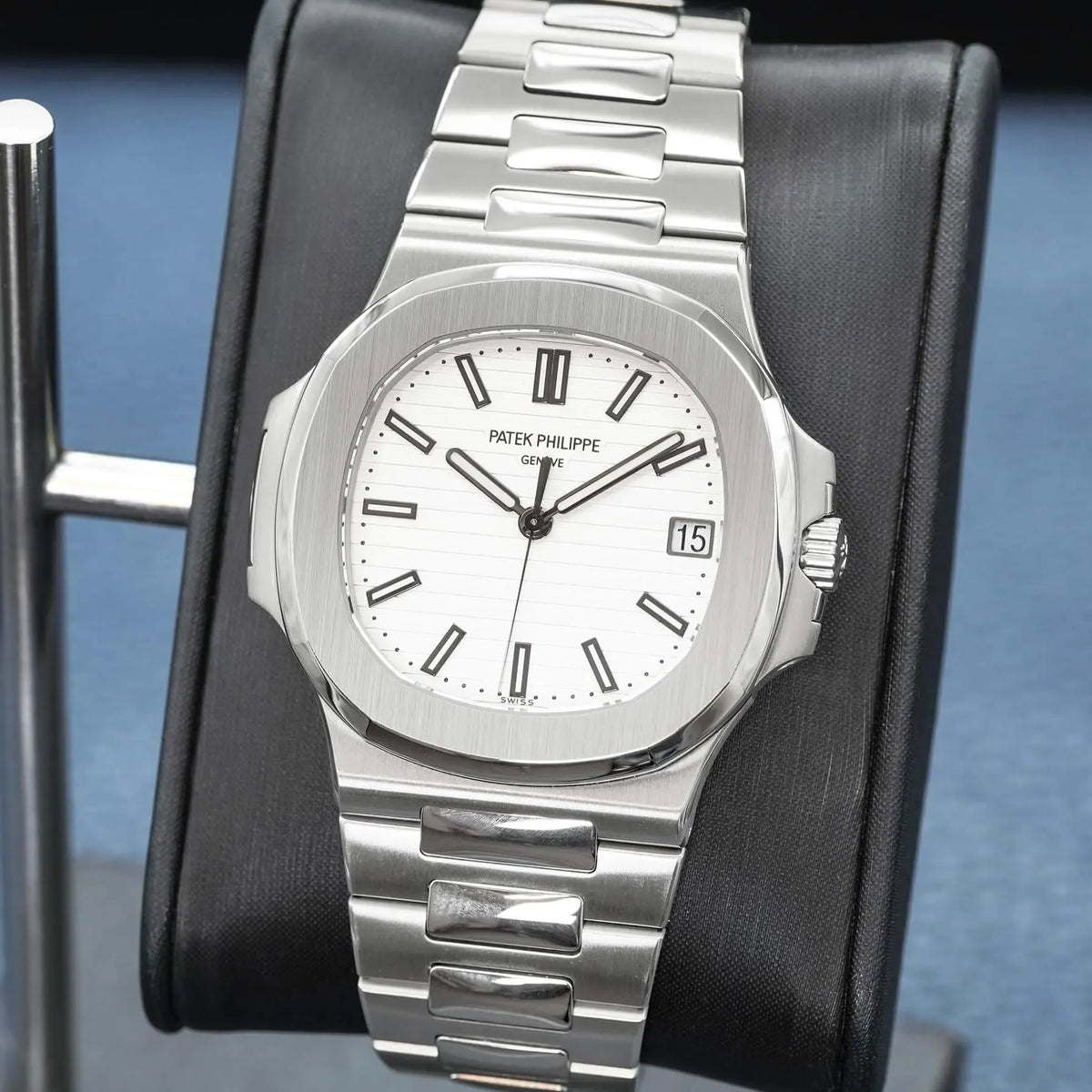 Patek Philippe Nautilus Watch 40mm 5711-1A-011