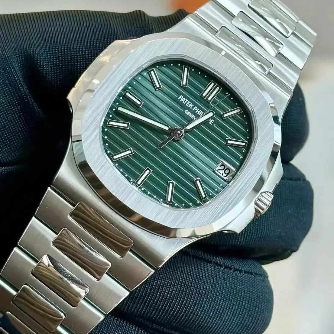 Patek Philippe Nautilus Watch 40mm 5711-1A-014