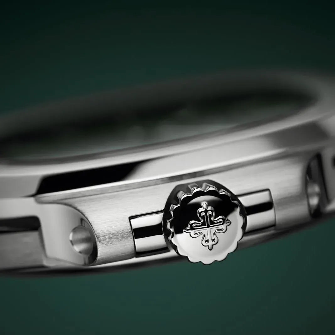 Patek Philippe Nautilus Watch 40mm 5711-1A-014