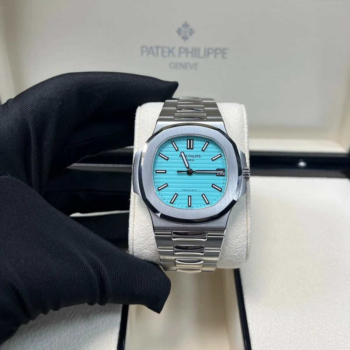 Patek Philippe Nautilus Watch 40mm 5711/1A-018