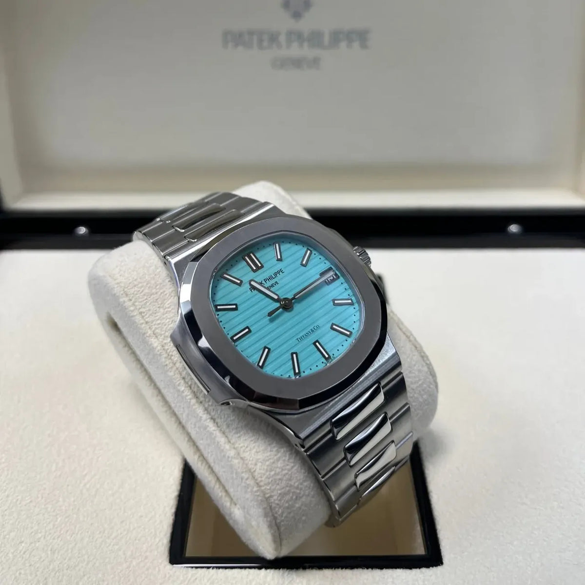 Patek Philippe Nautilus Watch 40mm 5711/1A-018