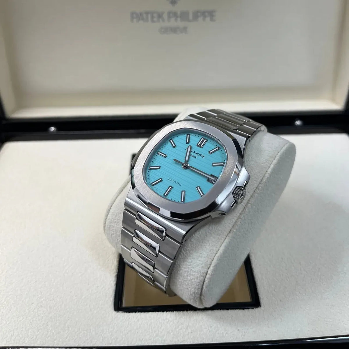 Patek Philippe Nautilus Watch 40mm 5711/1A-018