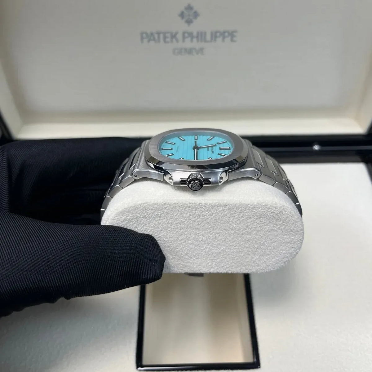 Patek Philippe Nautilus Watch 40mm 5711/1A-018