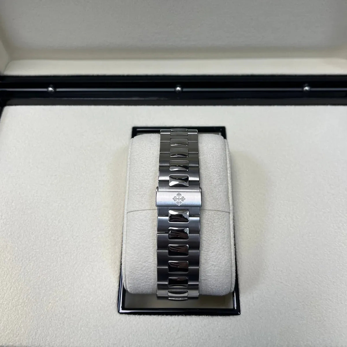 Patek Philippe Nautilus Watch 40mm 5711/1A-018