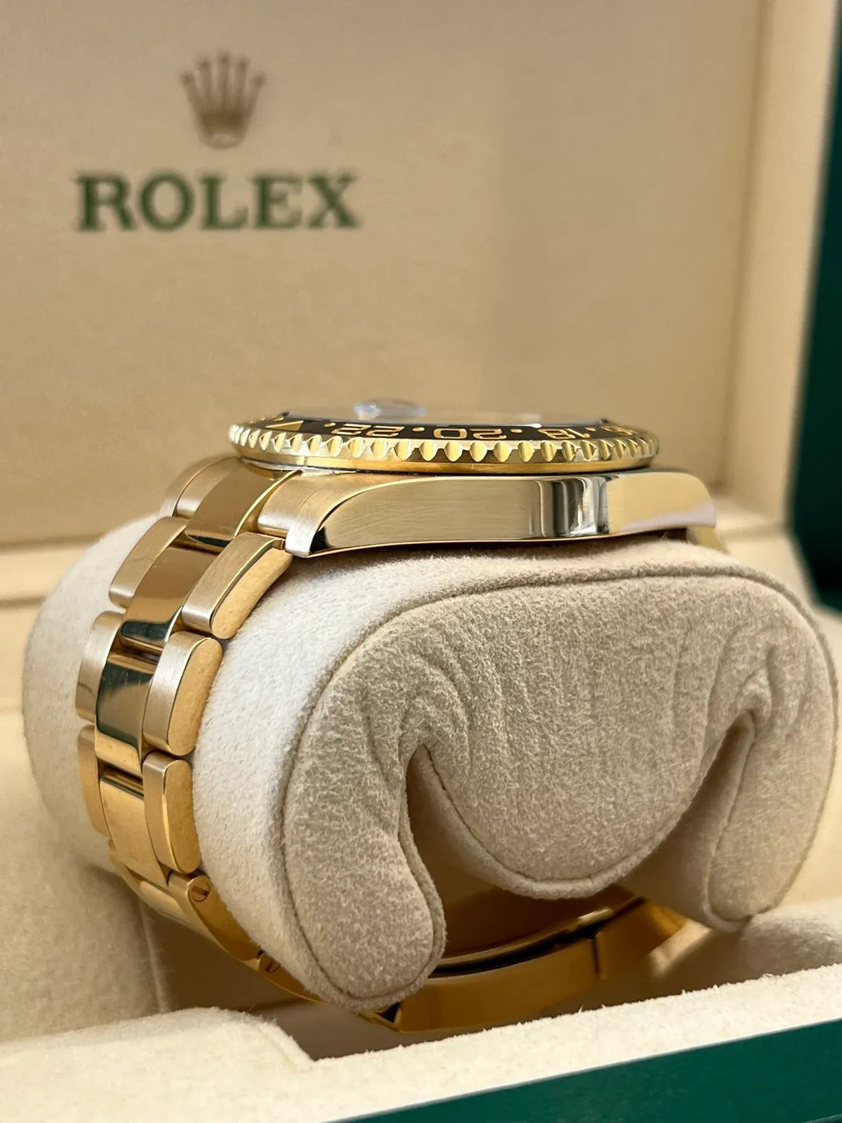 Rolex GMT Master II Watch 40mm 116718GSO