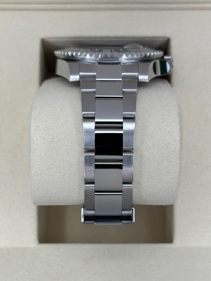 Rolex GMT-Master II Watch 40mm 126710GRNR-0004