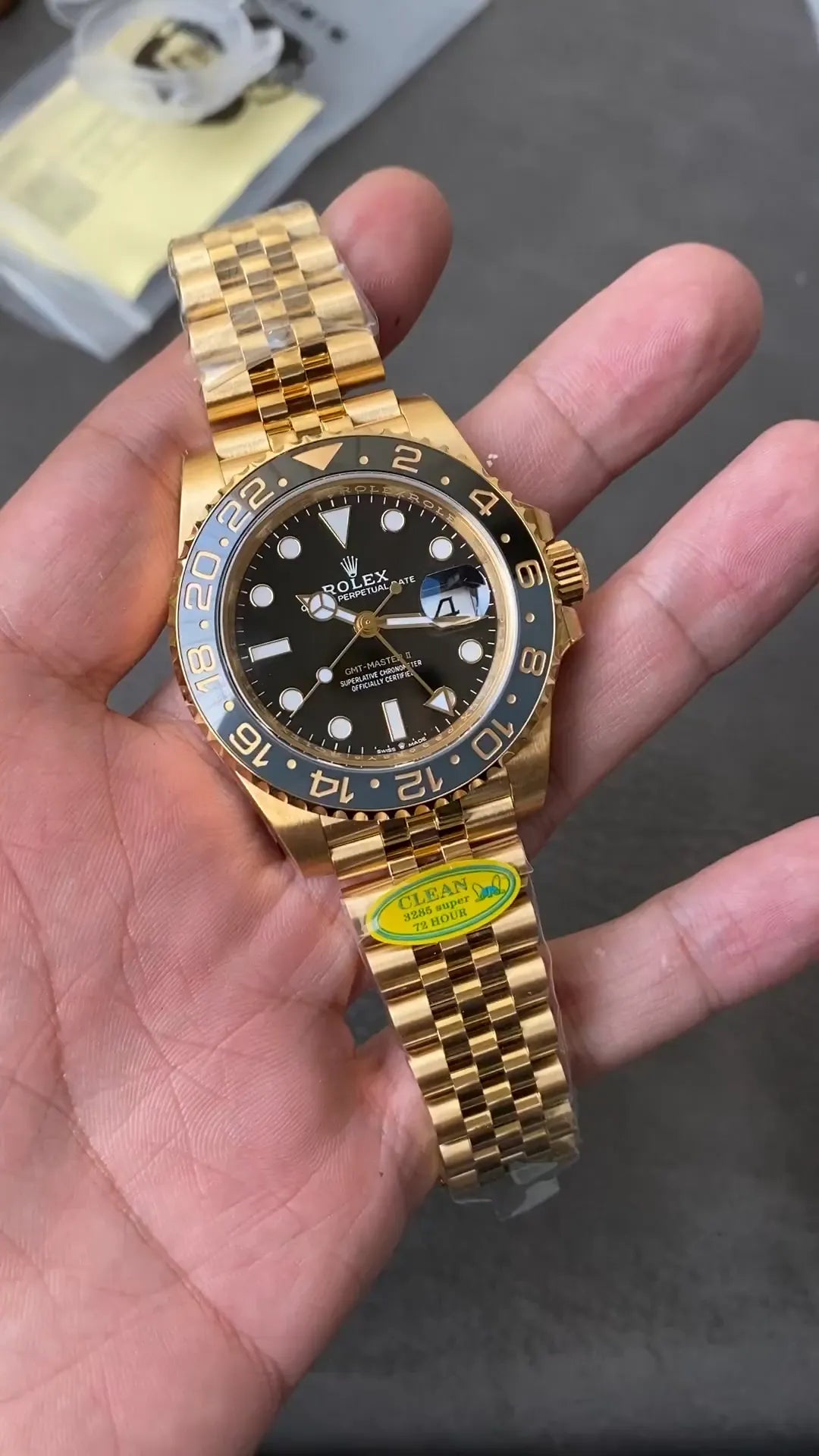 Rolex GMT-Master II Watch 40mm 126718grnr-0001