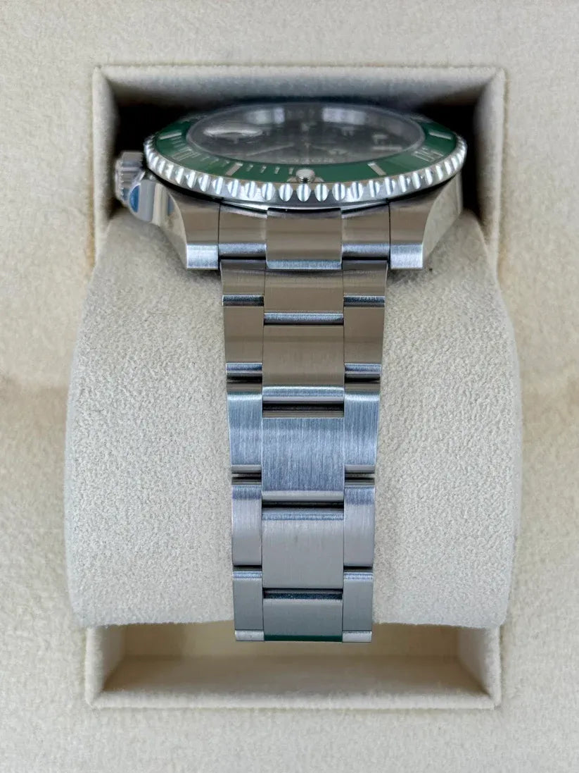 Rolex Submariner Watch 40mm 116610LV