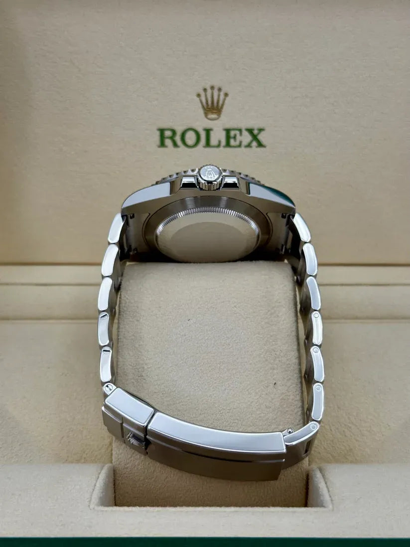 Rolex Submariner Watch 40mm 116610LV