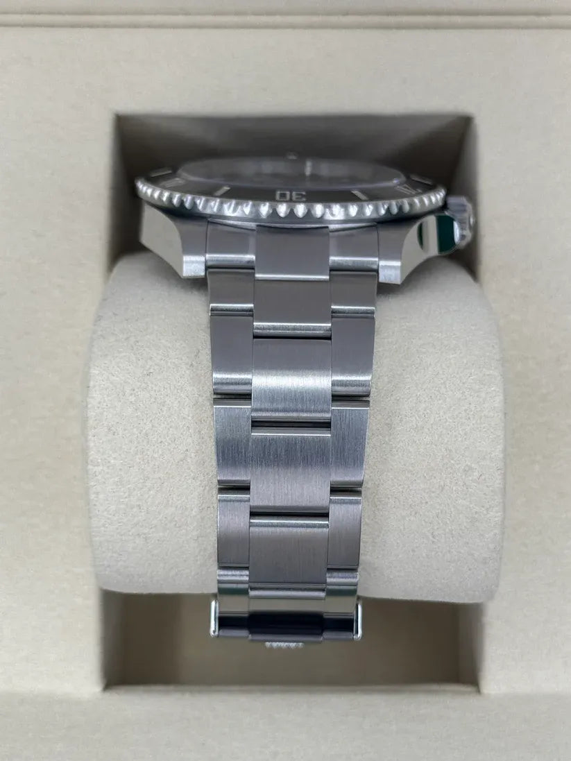 Rolex Submariner Watch 41mm 124060